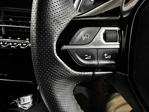 Peugeot 2008 PURETECH S/S GT PREMIUM 17