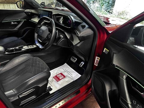 Peugeot 2008 PURETECH S/S GT PREMIUM 15