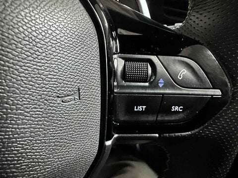 Peugeot 2008 PURETECH S/S GT PREMIUM 18