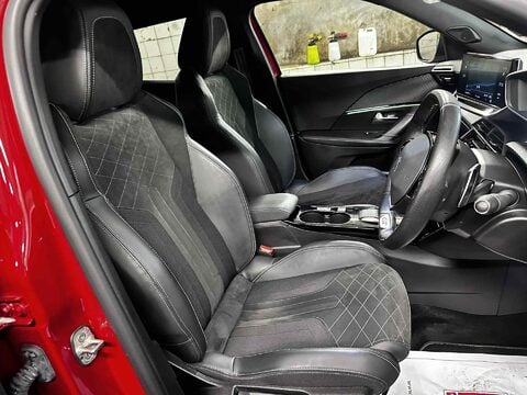 Peugeot 2008 PURETECH S/S GT PREMIUM 27