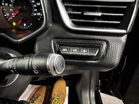 Renault Clio ICONIC DCI 23