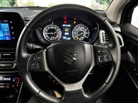 Suzuki SX4 S-Cross MOTION BOOSTERJET MHEV 17