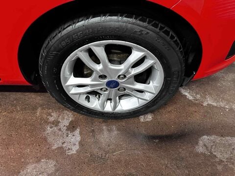 Ford Fiesta ZETEC 11