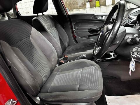 Ford Fiesta ZETEC 14