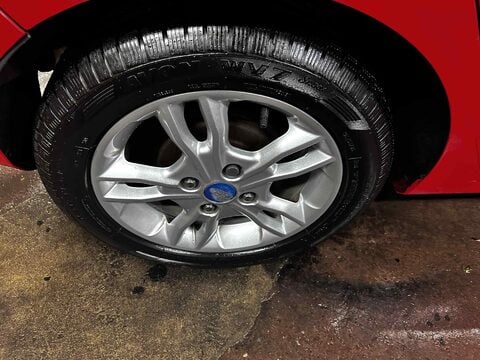 Ford Fiesta ZETEC 12