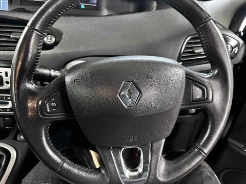 Renault Scenic DYNAMIQUE NAV DCI 17
