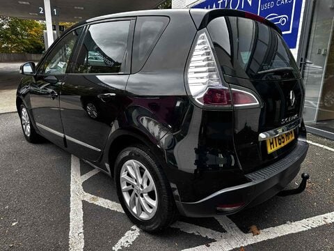 Renault Scenic DYNAMIQUE NAV DCI 6