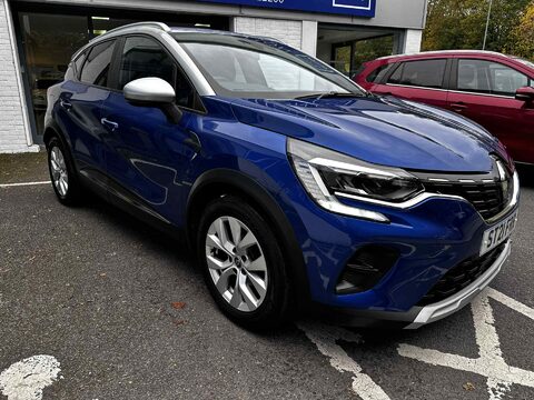 Renault Captur ICONIC TCE EDC 9