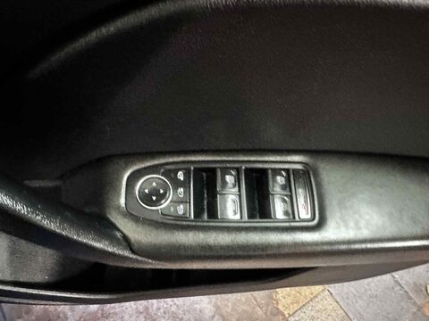 Renault Captur ICONIC TCE EDC 24