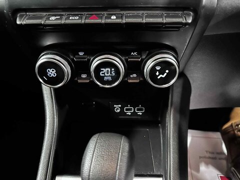 Renault Captur ICONIC TCE EDC 22