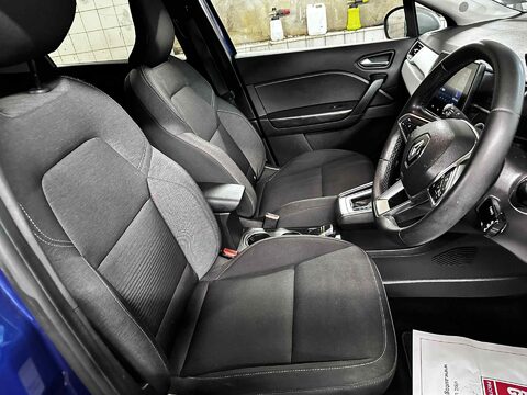 Renault Captur ICONIC TCE EDC 15