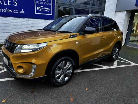 Suzuki Vitara SZ-T BOOSTERJET MHEV 1