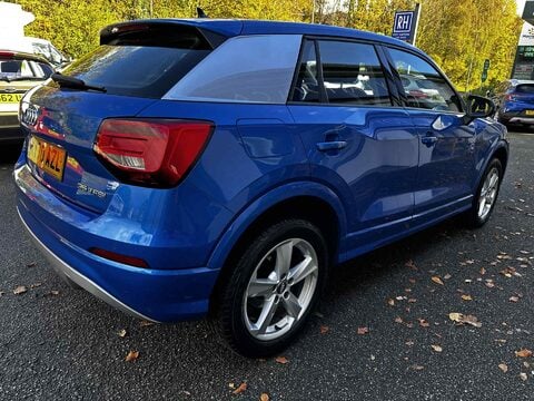 Audi Q2 TFSI SPORT 2
