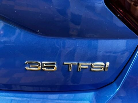Audi Q2 TFSI SPORT 10