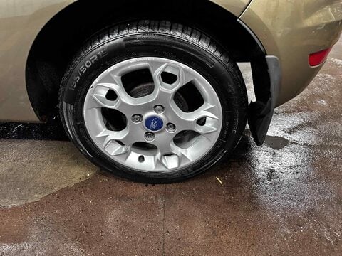 Ford Fiesta ZETEC 10