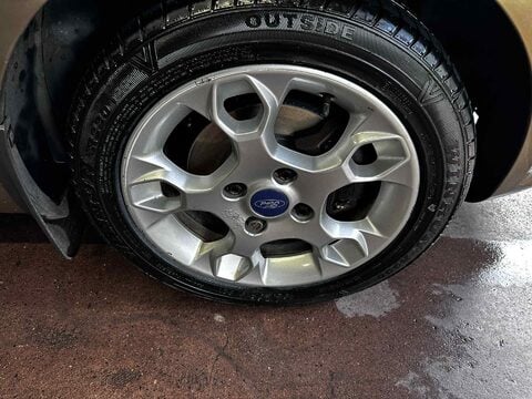 Ford Fiesta ZETEC 12