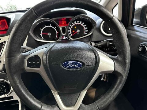 Ford Fiesta ZETEC 15