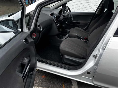 Vauxhall Corsa SXI A/C 3