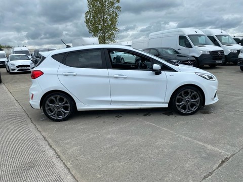 Ford Fiesta ST-LINE EDITION 4