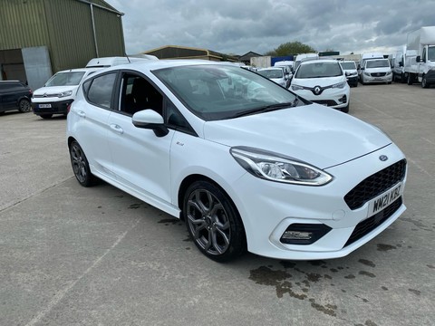 Ford Fiesta ST-LINE EDITION 3