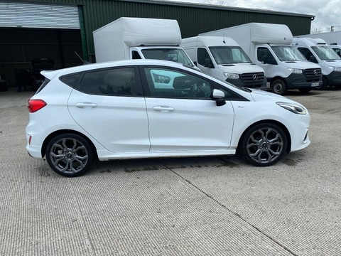 Ford Fiesta ST-LINE EDITION 4