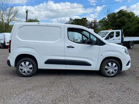 Vauxhall Combo L1H1 2300 SPORTIVE S/S 4