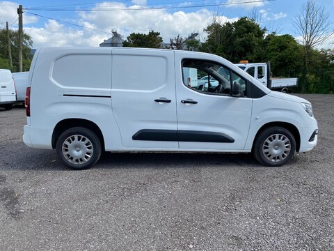 Vauxhall Combo L2H1 2300 SPORTIVE S/S 4