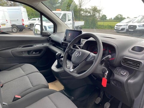 Vauxhall Combo L1H1 2300 SPORTIVE 11