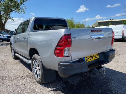 Toyota Hilux INVINCIBLE 4WD D-4D DCB 7