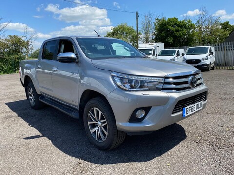 Toyota Hilux INVINCIBLE 4WD D-4D DCB 3