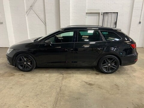 SEAT Leon TSI EVO FR BLACK EDITION 8