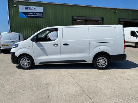 Vauxhall Vivaro L2H1 3100 DYNAMIC S/S 8