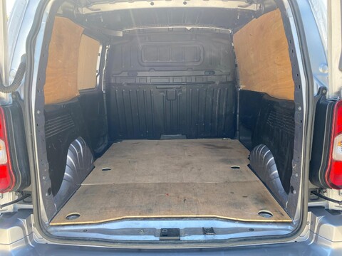 Vauxhall Combo L1H1 2300 SPORTIVE S/S 13