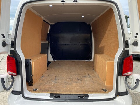 Volkswagen Transporter T28 TDI P/V HIGHLINE 8