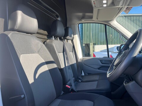 Volkswagen Crafter CR35 TDI L H/R P/V TRENDLINE 10