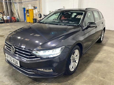 Volkswagen Passat SE NAV TSI EVO DSG 1