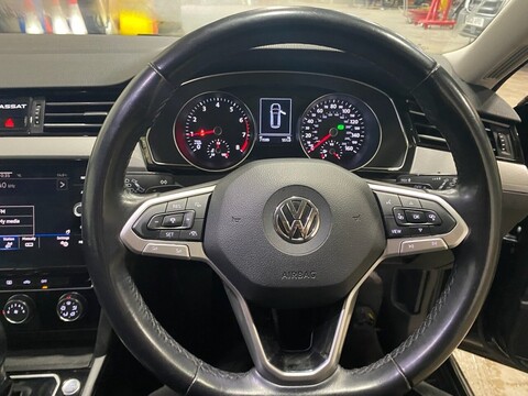 Volkswagen Passat SE NAV TSI EVO DSG 13