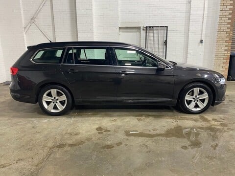 Volkswagen Passat SE NAV TSI EVO DSG 4