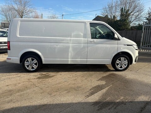 Volkswagen Transporter T30 TDI P/V HIGHLINE 10