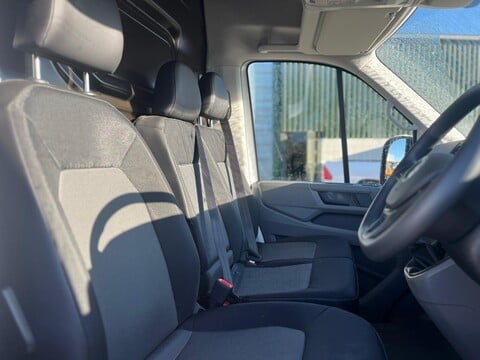 Volkswagen Crafter CR35 TDI L H/R P/V TRENDLINE 11