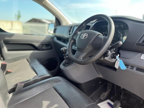 Toyota Proace L2 ICON 11
