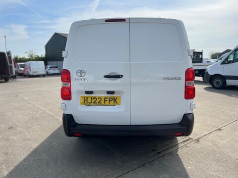 Toyota Proace L2 ICON 6