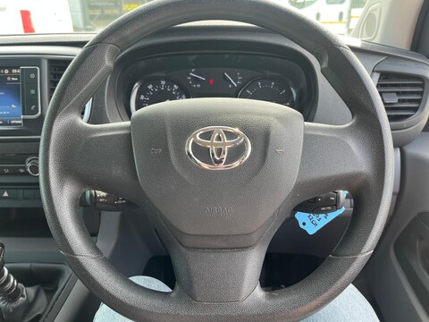 Toyota Proace L2 ICON 15