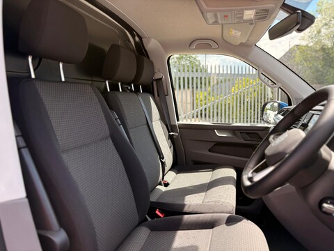 Volkswagen Transporter T28 TDI P/V HIGHLINE 11