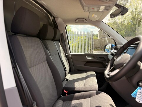 Volkswagen Transporter T28 TDI P/V HIGHLINE 11