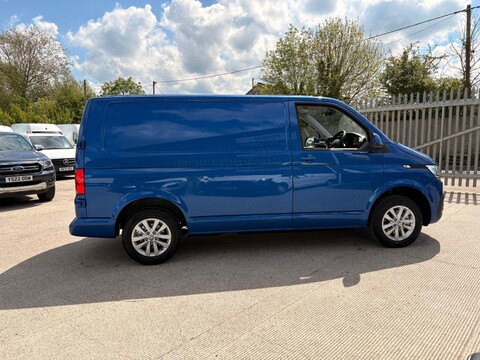 Volkswagen Transporter T28 TDI P/V HIGHLINE 4