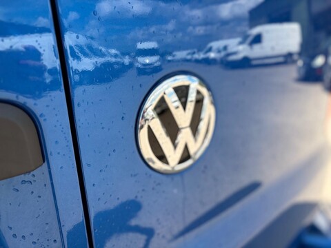 Volkswagen Transporter T28 TDI P/V HIGHLINE 17