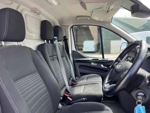 Ford Transit Custom 300 LIMITED P/V ECOBLUE 11