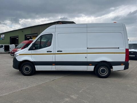 Mercedes-Benz Sprinter 315 CDI PROGRESSIVE 8