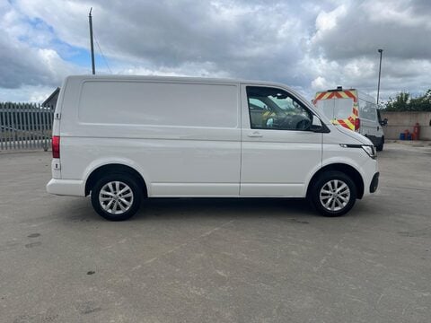Volkswagen Transporter T30 TDI P/V HIGHLINE 4